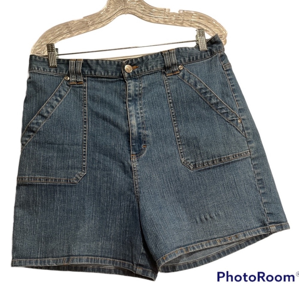 Falls Creek denim jean shorts. Size 14